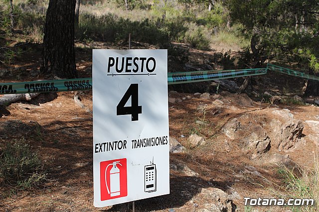 Acometen obras de reposicin de la barrera de seguridad en una curva pronunciada de la RM-502, conocida como carretera de La Santa - 2