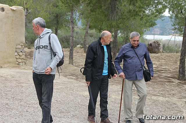 El alcalde acompaña a senadores murcianos a visitar el yacimiento aqueolgico de La Bastida - 12