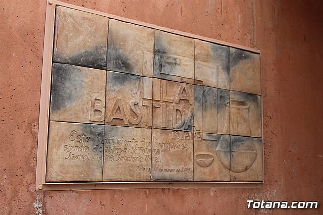 El alcalde acompaña a senadores murcianos a visitar el yacimiento aqueolgico de La Bastida - 14