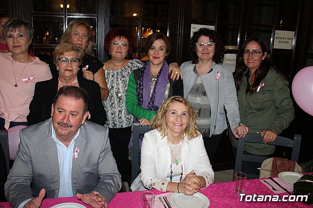 Un grupo de amigas, afectadas y supervivientes del Cncer de mama se renen un año ms con motivo del Da Mundial contra el Cncer de mama - 2