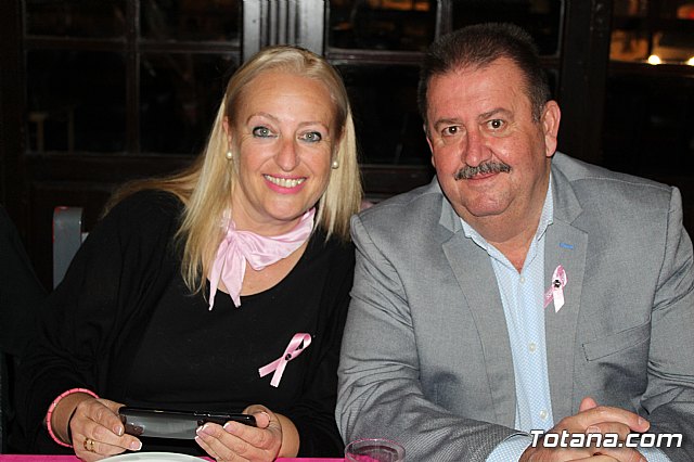 Un grupo de amigas, afectadas y supervivientes del Cncer de mama se renen un año ms con motivo del Da Mundial contra el Cncer de mama - 6