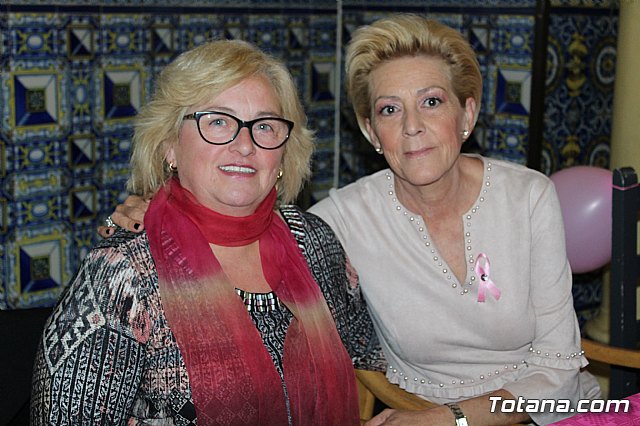Un grupo de amigas, afectadas y supervivientes del Cncer de mama se renen un año ms con motivo del Da Mundial contra el Cncer de mama - 11