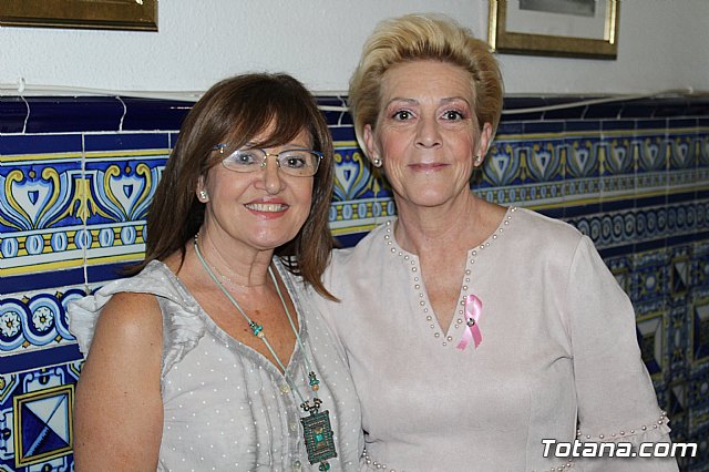 Un grupo de amigas, afectadas y supervivientes del Cncer de mama se renen un año ms con motivo del Da Mundial contra el Cncer de mama - 13