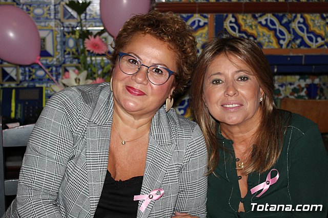 Un grupo de amigas, afectadas y supervivientes del Cncer de mama se renen un año ms con motivo del Da Mundial contra el Cncer de mama - 14