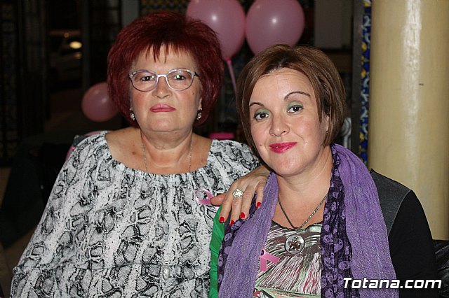 Un grupo de amigas, afectadas y supervivientes del Cncer de mama se renen un año ms con motivo del Da Mundial contra el Cncer de mama - 16