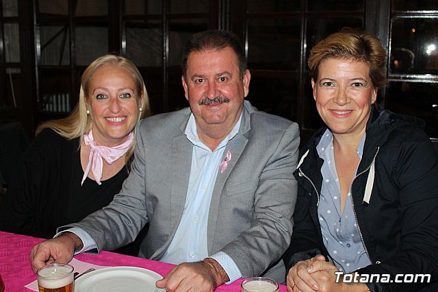 Un grupo de amigas, afectadas y supervivientes del Cncer de mama se renen un año ms con motivo del Da Mundial contra el Cncer de mama - 19