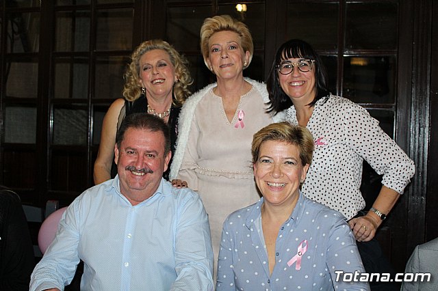 Un grupo de amigas, afectadas y supervivientes del Cncer de mama se renen un año ms con motivo del Da Mundial contra el Cncer de mama - 24