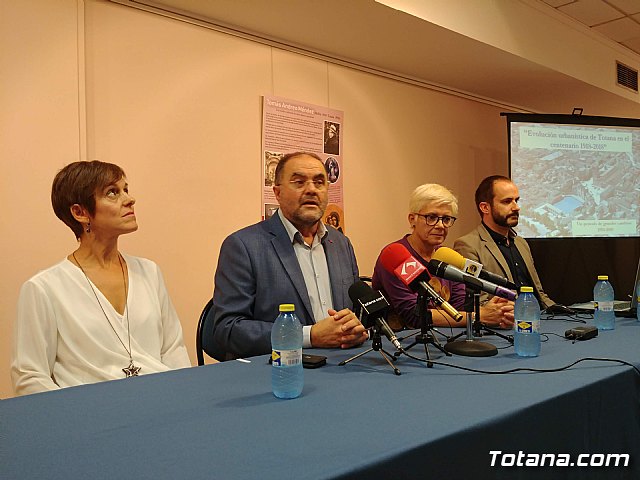 Se celebra con gran aceptacin la conferencia “Evolucin urbanstica de Totana a mediados del siglo XX” - 10