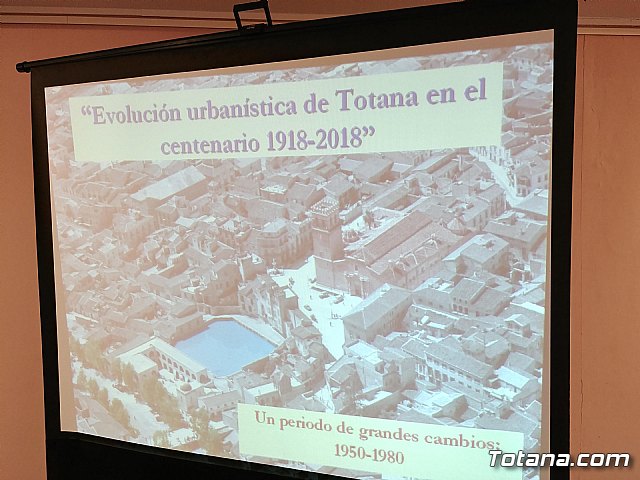 Se celebra con gran aceptacin la conferencia “Evolucin urbanstica de Totana a mediados del siglo XX” - 2