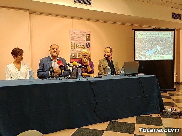 Se celebra con gran aceptacin la conferencia “Evolucin urbanstica de Totana a mediados del siglo XX” - 5