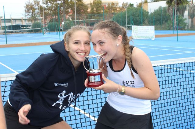 Tres tenistas totaneras ganan el Campeonato de España por Equipos 3*categora Absoluta - 3