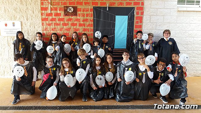 El CEIP La Cruz se lo pasa en grande en Halloween - 10