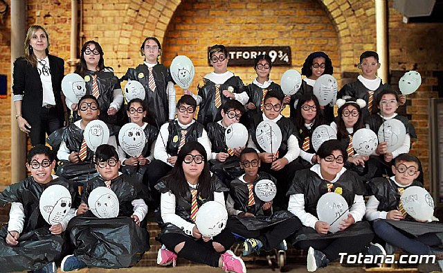 El CEIP La Cruz se lo pasa en grande en Halloween - 9