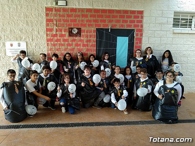 El CEIP La Cruz se lo pasa en grande en Halloween - 11