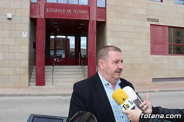 Querella de la Asociacin Libertas contra el alcalde y la concejal de Igualdad por pintar los pasos de peatones arcoris - 15