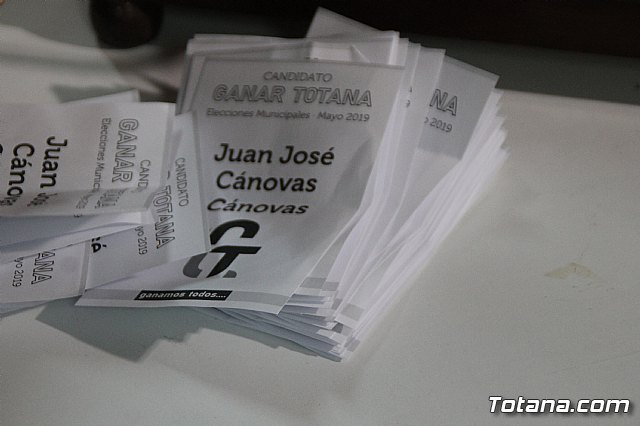 Juan Jos Cnovas ser el candidato de Ganar Totana a la alcalda en las elecciones de mayo de 2019, tras ser ratificado anoche - 15
