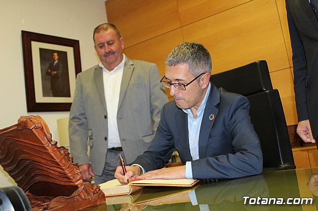 El secretario de Estado de Medio Ambiente se compromete con los regantes a agilizar la regularizacin de los riegos consolidados de El Raiguero, El Paretn y La Huerta - 10