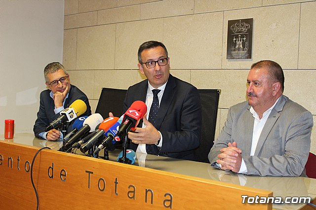 El secretario de Estado de Medio Ambiente se compromete con los regantes a agilizar la regularizacin de los riegos consolidados de El Raiguero, El Paretn y La Huerta - 32