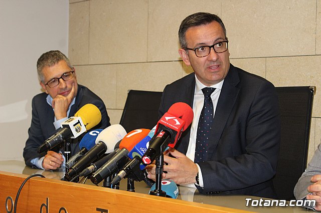 El secretario de Estado de Medio Ambiente se compromete con los regantes a agilizar la regularizacin de los riegos consolidados de El Raiguero, El Paretn y La Huerta - 33