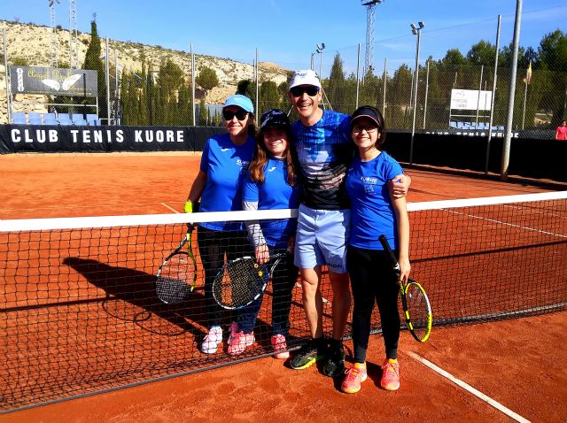 Esta semana se est disputando el torneo de dobles padres e hijos “Raqueta Navideña” organizado por la Escuela de Tenis Kuore - 3