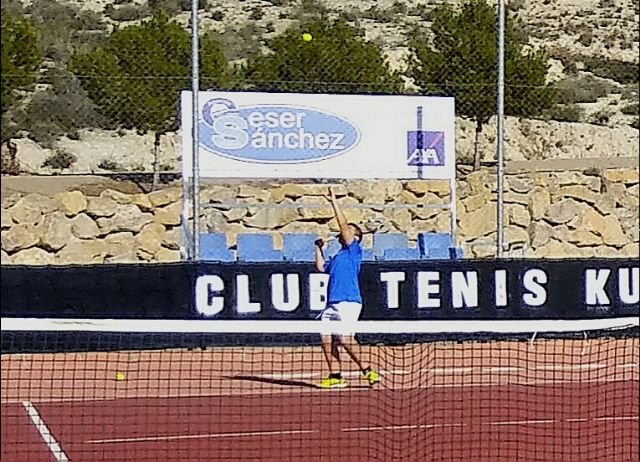 Esta semana se est disputando el torneo de dobles padres e hijos “Raqueta Navideña” organizado por la Escuela de Tenis Kuore - 4