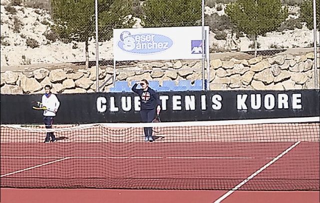 Esta semana se est disputando el torneo de dobles padres e hijos “Raqueta Navideña” organizado por la Escuela de Tenis Kuore - 5