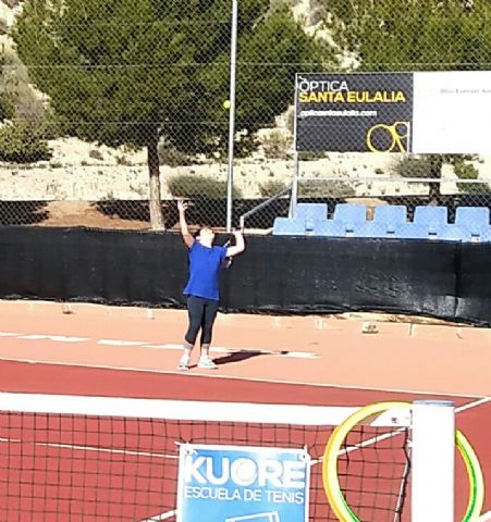 Esta semana se est disputando el torneo de dobles padres e hijos “Raqueta Navideña” organizado por la Escuela de Tenis Kuore - 13