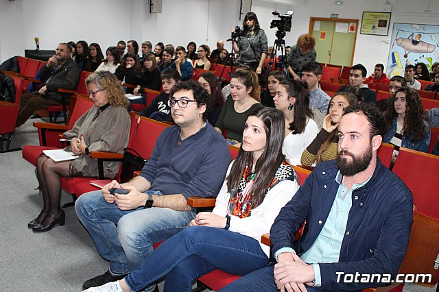 Se entregan los diplomas acreditativos a los diez alumnos de la XII Promocin del Bachillerato Internacional del IES “Juan de la Cierva” - 20