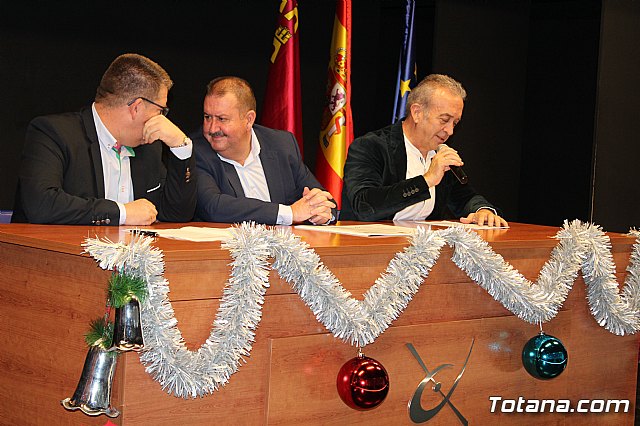 Se entregan los diplomas acreditativos a los diez alumnos de la XII Promocin del Bachillerato Internacional del IES “Juan de la Cierva” - 30