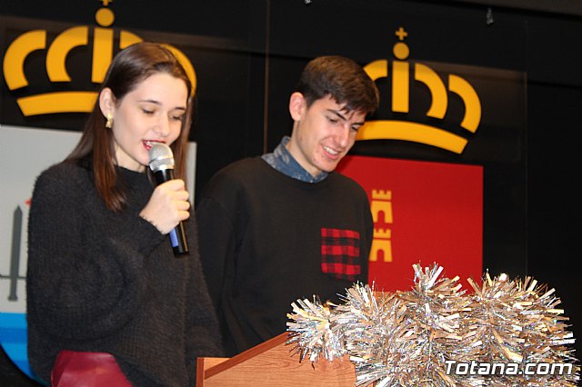 Se entregan los diplomas acreditativos a los diez alumnos de la XII Promocin del Bachillerato Internacional del IES “Juan de la Cierva” - 29