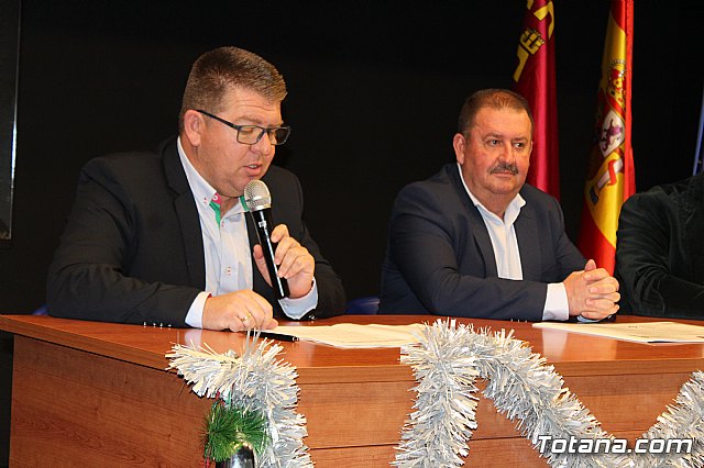 Se entregan los diplomas acreditativos a los diez alumnos de la XII Promocin del Bachillerato Internacional del IES “Juan de la Cierva” - 31