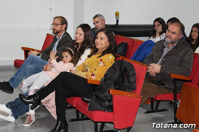 Se entregan los diplomas acreditativos a los diez alumnos de la XII Promocin del Bachillerato Internacional del IES “Juan de la Cierva” - 32