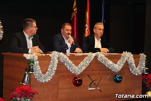 Se entregan los diplomas acreditativos a los diez alumnos de la XII Promocin del Bachillerato Internacional del IES “Juan de la Cierva” - 34