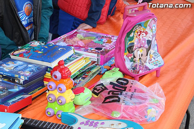 Totana Basket organiz la Campaña Solidaria Nadidad 2018 - I Recogida de Juguetes - 15