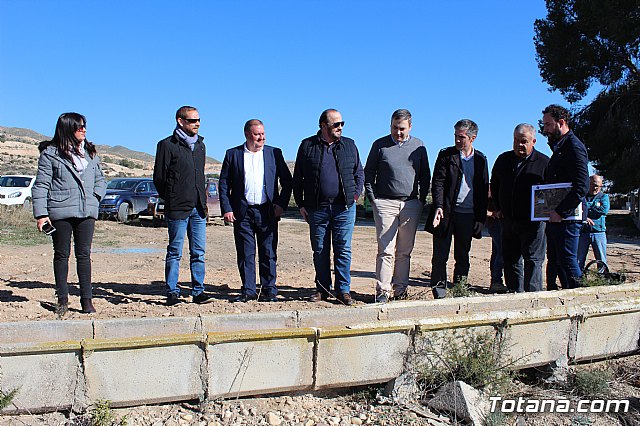 La comunidad de regantes de Totana ahorra un 10% de agua tras sustituir su canalizacin tradicional por una nueva tubera - 8