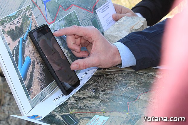 La comunidad de regantes de Totana ahorra un 10% de agua tras sustituir su canalizacin tradicional por una nueva tubera - 17