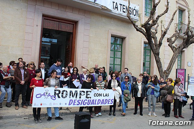 Lectura manifiesto y concentracin Da Mujer Trabajadora 2019Se realiza una concentracin reivindicativa dando lectura al manifiesto con motivo de la celebracin del Da Internacional de la Mujer, hoy 8-M - 36