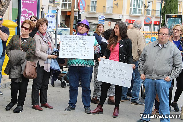 Lectura manifiesto y concentracin Da Mujer Trabajadora 2019Se realiza una concentracin reivindicativa dando lectura al manifiesto con motivo de la celebracin del Da Internacional de la Mujer, hoy 8-M - 39
