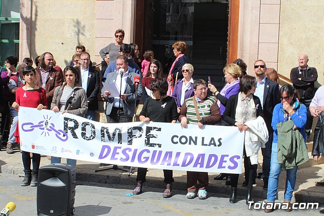 Lectura manifiesto y concentracin Da Mujer Trabajadora 2019Se realiza una concentracin reivindicativa dando lectura al manifiesto con motivo de la celebracin del Da Internacional de la Mujer, hoy 8-M - 53