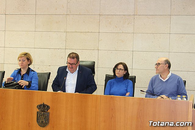 Pleno extraordinario sorteo miembros de las mesas electorales para las elecciones del 28-A - 2