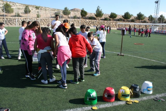 Cerca de 450 alumnos de quinto curso de diez colegios de Totana participan en la Jornada de Juegos Populares en la Ciudad Deportiva 