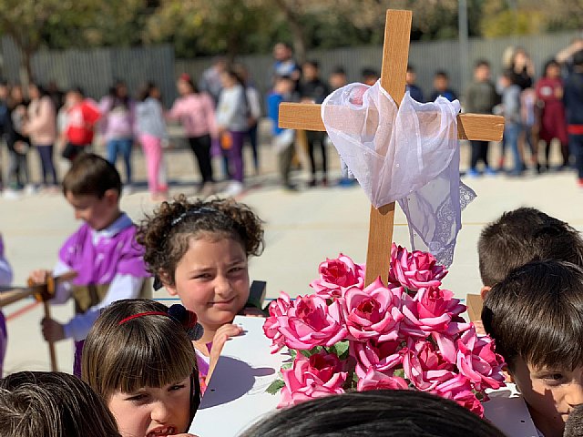 Emotiva jornada nazarena en el CEIP 