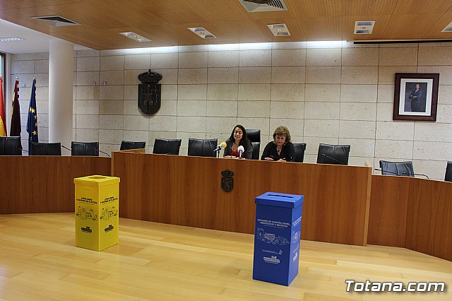 Entrega de premios a los centros de enseñanza participantes en el proyecto RED EDUCA EN ECO. - 1