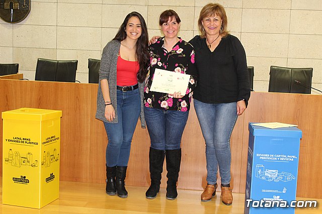 Entrega de premios a los centros de enseñanza participantes en el proyecto RED EDUCA EN ECO. - 10