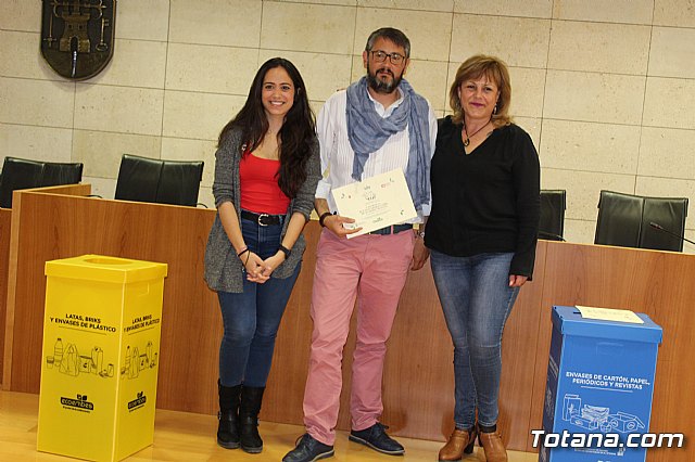 Entrega de premios a los centros de enseñanza participantes en el proyecto RED EDUCA EN ECO. - 12