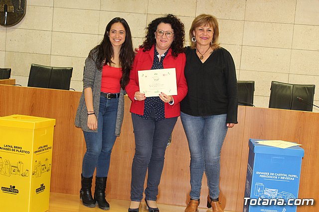 Entrega de premios a los centros de enseñanza participantes en el proyecto RED EDUCA EN ECO. - 14