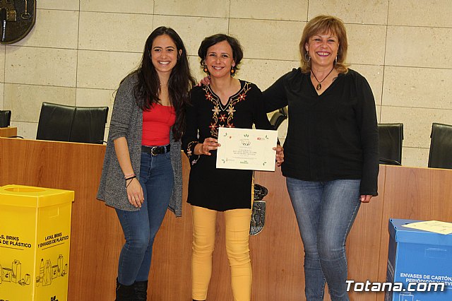Entrega de premios a los centros de enseñanza participantes en el proyecto RED EDUCA EN ECO. - 15