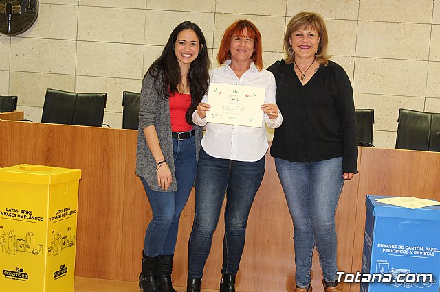 Entrega de premios a los centros de enseñanza participantes en el proyecto RED EDUCA EN ECO. - 16