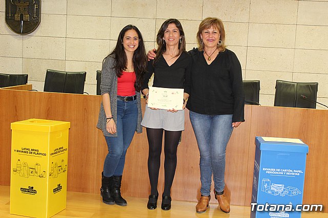 Entrega de premios a los centros de enseñanza participantes en el proyecto RED EDUCA EN ECO. - 19