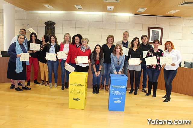 Entrega de premios a los centros de enseñanza participantes en el proyecto RED EDUCA EN ECO. - 21